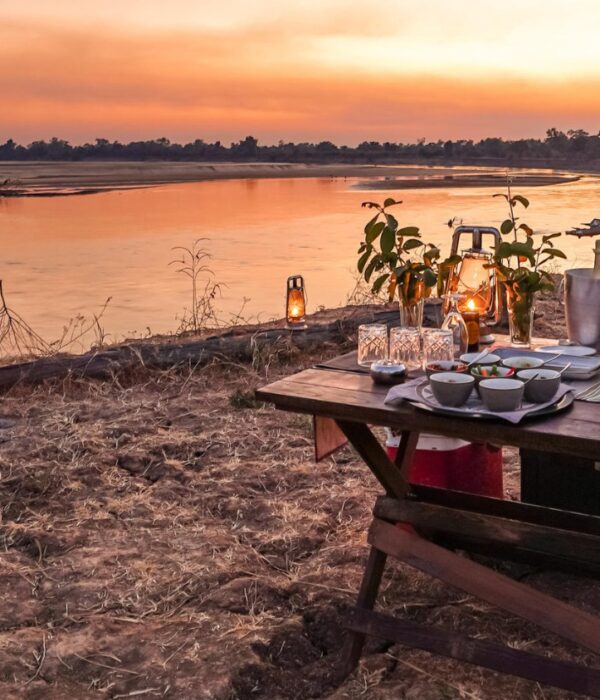 SOUTH LUANGWA SUNDOWNERS